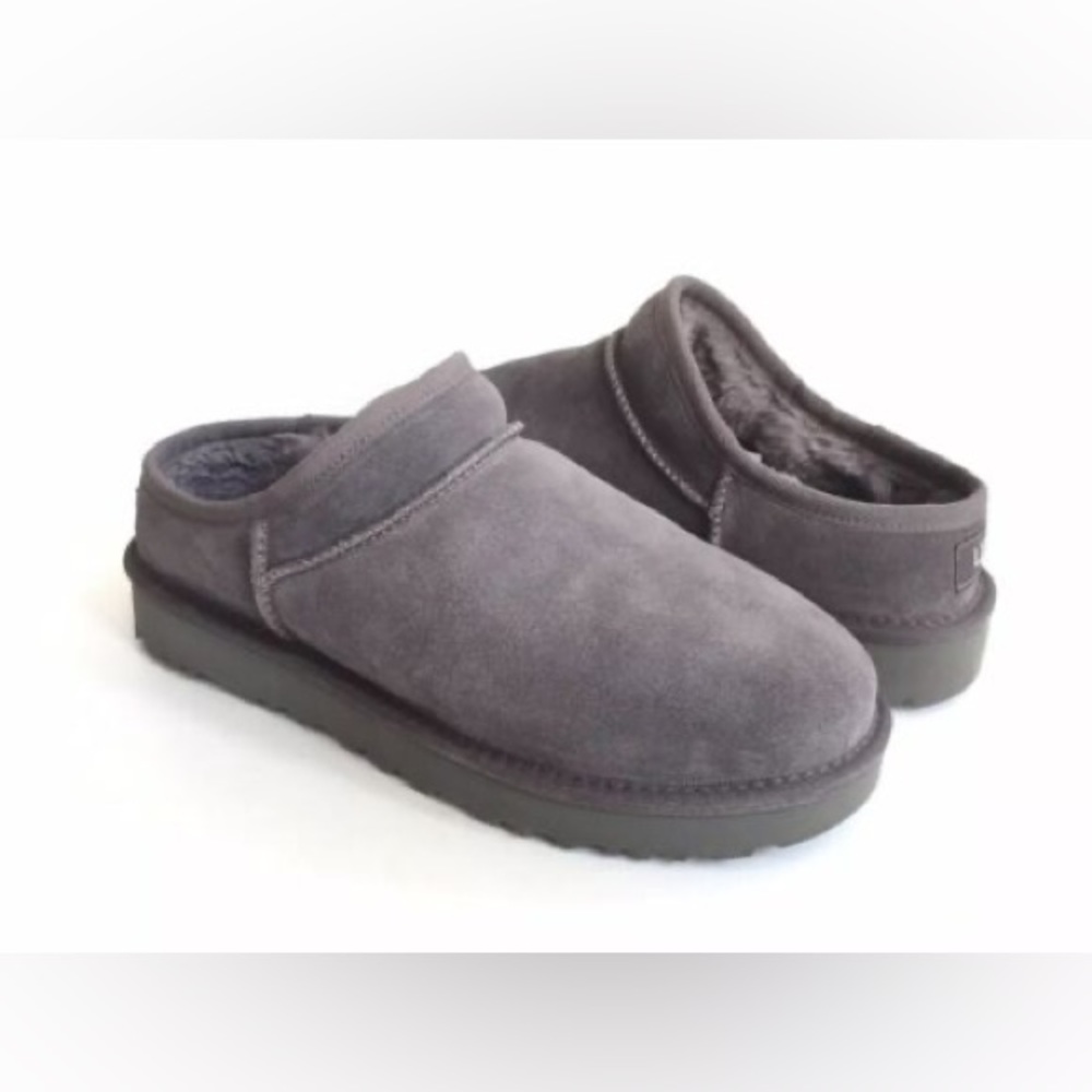 Ugg Classic Slipper - grey. Size 8